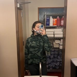 Old navy camo sweatshirt